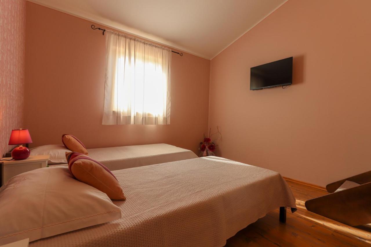 Villa Nona Marija Sveti Lovreč Pazenatički Exteriér fotografie